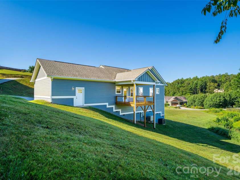 49 Temujin Drive, Leicester, NC 28748.  MLS# CAR4297151, YatesRealty ID 2053. 