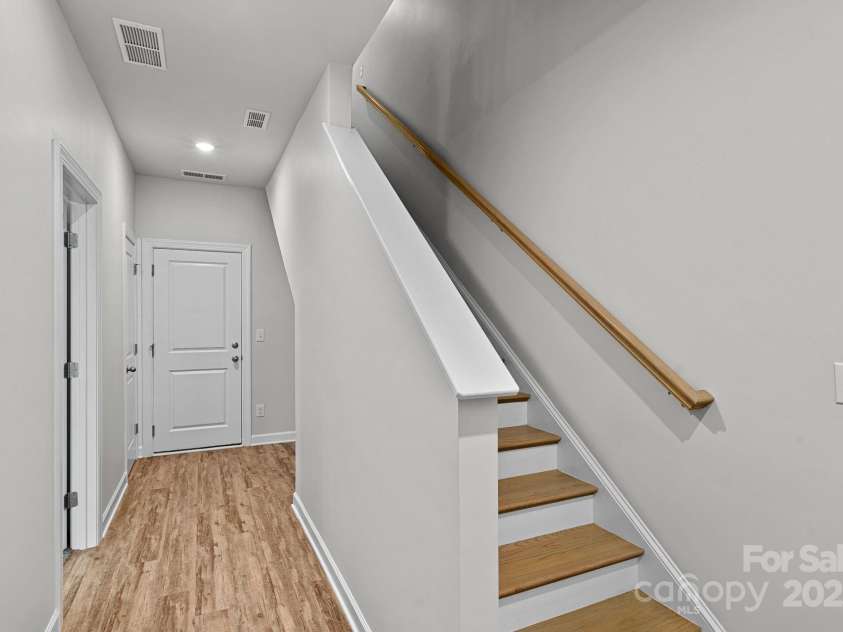 4008 Yucca Alley, Charlotte, NC 28217.  MLS# CAR4268636, YatesRealty ID 20531. 