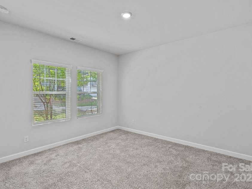 4008 Yucca Alley, Charlotte, NC 28217.  MLS# CAR4268636, YatesRealty ID 20531. 