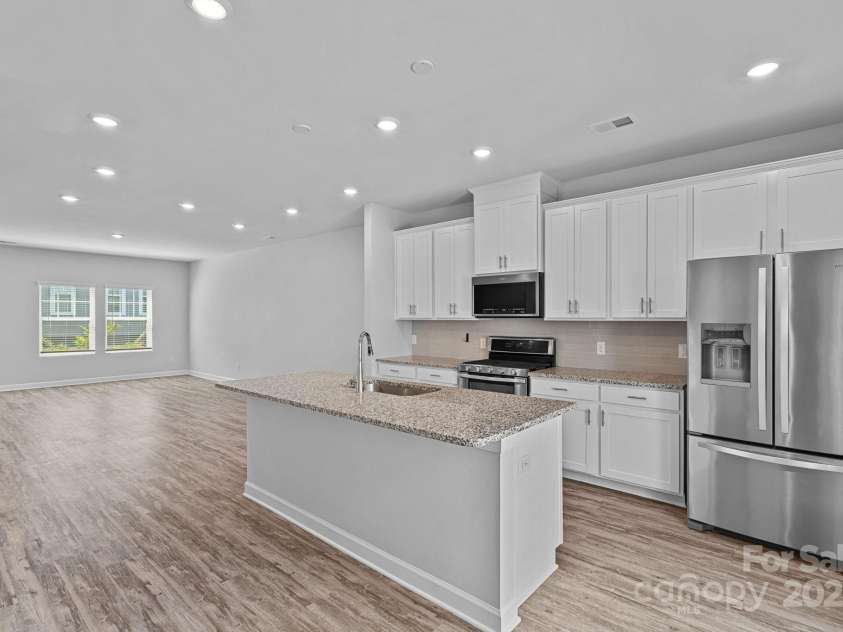 4008 Yucca Alley, Charlotte, NC 28217.  MLS# CAR4268636, YatesRealty ID 20531. 