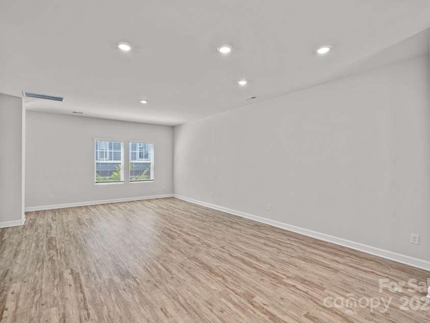 4008 Yucca Alley, Charlotte, NC 28217.  MLS# CAR4268636, YatesRealty ID 20531. 