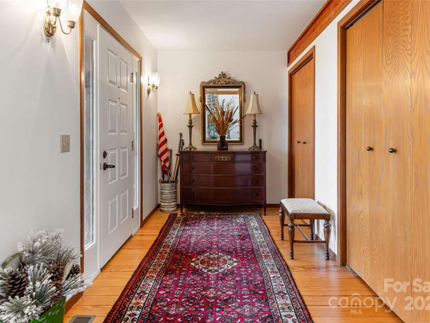 6 Orchard Knob Lane, Black Mountain, NC 28711.  MLS# CAR4237047, YatesRealty ID 20532. 