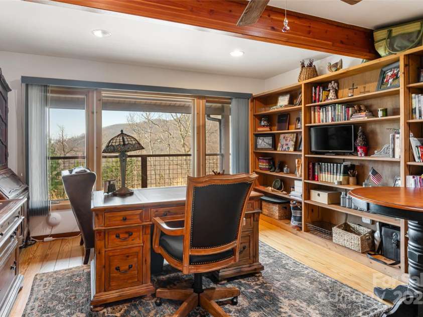 6 Orchard Knob Lane, Black Mountain, NC 28711.  MLS# CAR4237047, YatesRealty ID 20532. 