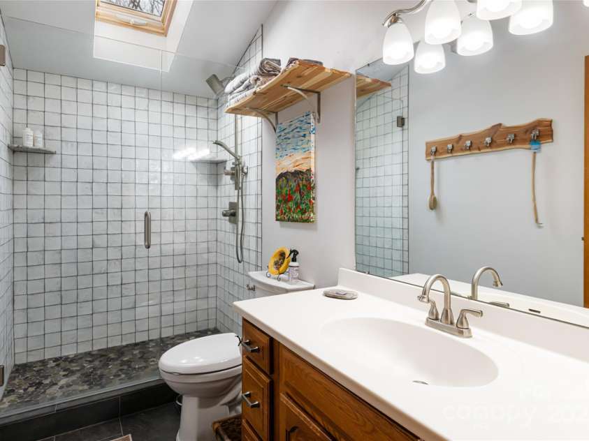6 Orchard Knob Lane, Black Mountain, NC 28711.  MLS# CAR4237047, YatesRealty ID 20532. 