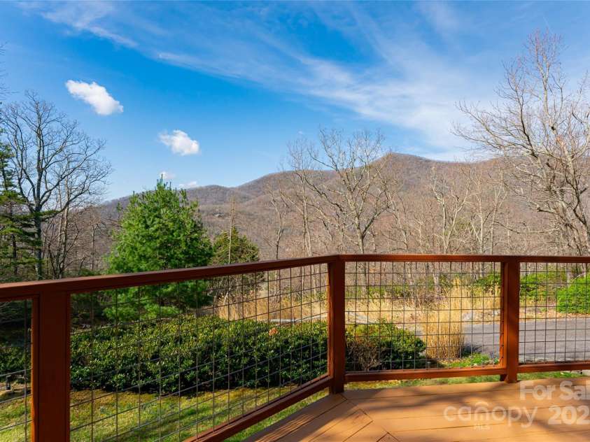 6 Orchard Knob Lane, Black Mountain, NC 28711.  MLS# CAR4237047, YatesRealty ID 20532. 