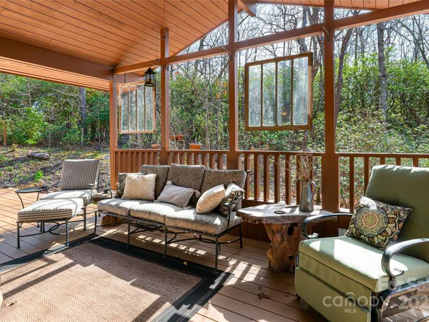 6 Orchard Knob Lane, Black Mountain, NC 28711.  MLS# CAR4237047, YatesRealty ID 20532. 
