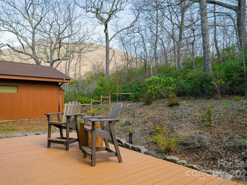 6 Orchard Knob Lane, Black Mountain, NC 28711.  MLS# CAR4237047, YatesRealty ID 20532. 