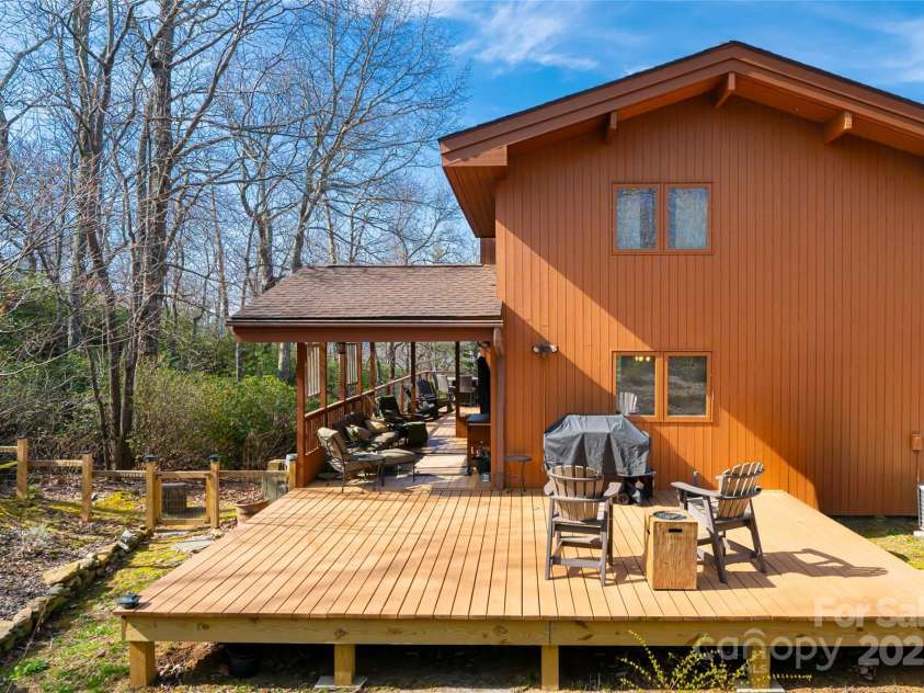 6 Orchard Knob Lane, Black Mountain, NC 28711.  MLS# CAR4237047, YatesRealty ID 20532. 