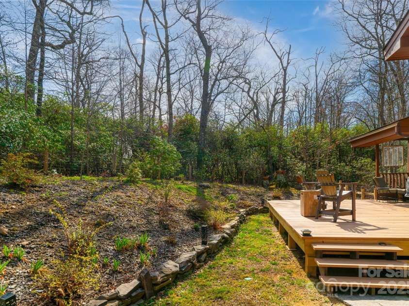 6 Orchard Knob Lane, Black Mountain, NC 28711.  MLS# CAR4237047, YatesRealty ID 20532. 