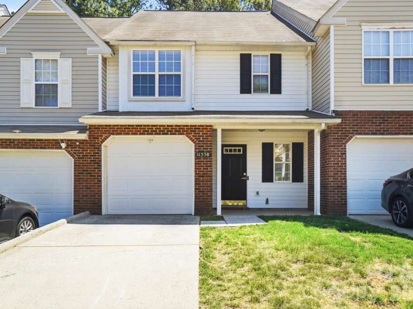 11338 Yellow Spaniel Court, Charlotte, NC 28269.  MLS# CAR4342018, YatesRealty ID 20533. 
