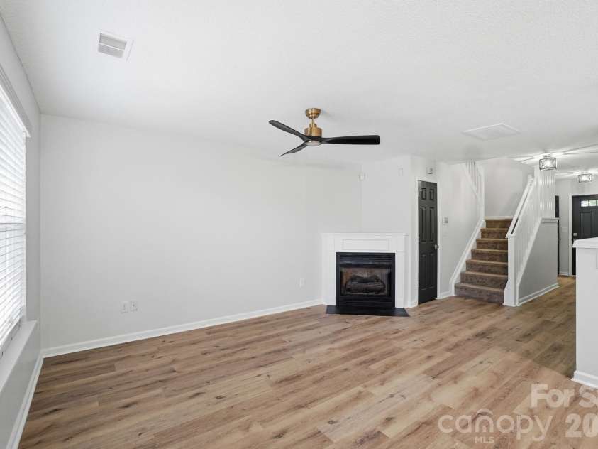 11338 Yellow Spaniel Court, Charlotte, NC 28269.  MLS# CAR4342018, YatesRealty ID 20533. 