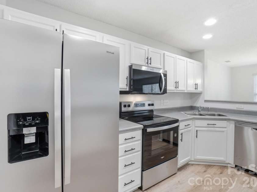 11338 Yellow Spaniel Court, Charlotte, NC 28269.  MLS# CAR4342018, YatesRealty ID 20533. 