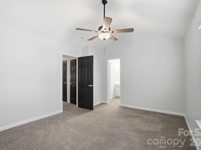 11338 Yellow Spaniel Court, Charlotte, NC 28269.  MLS# CAR4342018, YatesRealty ID 20533. 