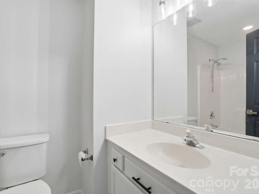 11338 Yellow Spaniel Court, Charlotte, NC 28269.  MLS# CAR4342018, YatesRealty ID 20533. 
