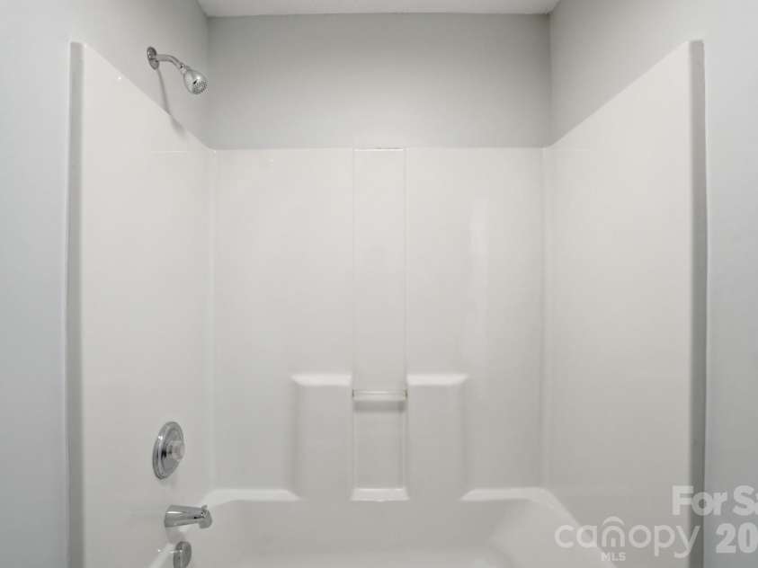 11338 Yellow Spaniel Court, Charlotte, NC 28269.  MLS# CAR4342018, YatesRealty ID 20533. 
