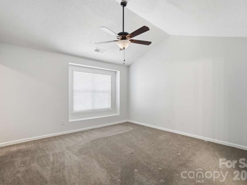 11338 Yellow Spaniel Court, Charlotte, NC 28269.  MLS# CAR4342018, YatesRealty ID 20533. 
