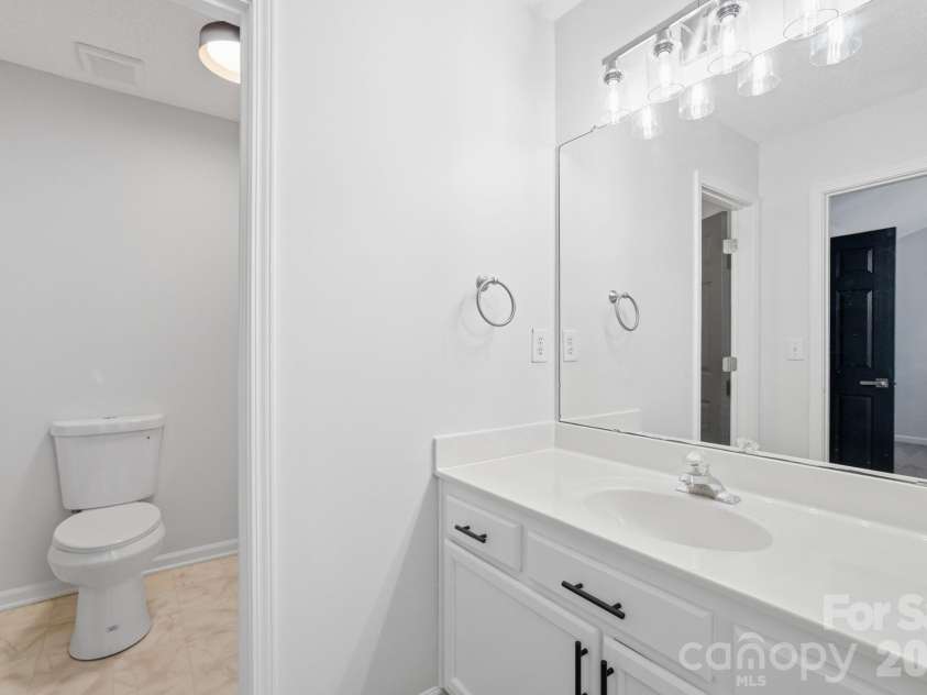 11338 Yellow Spaniel Court, Charlotte, NC 28269.  MLS# CAR4342018, YatesRealty ID 20533. 