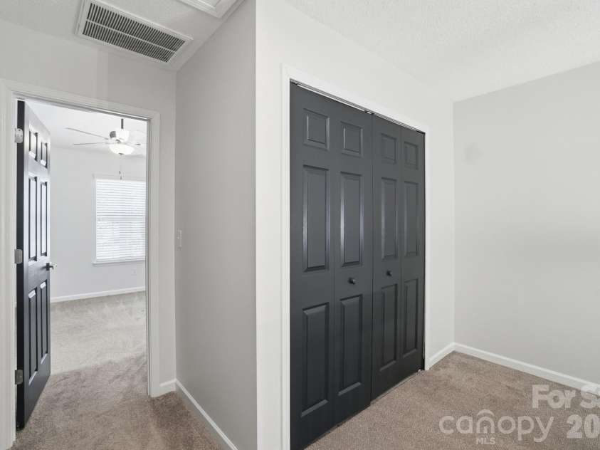11338 Yellow Spaniel Court, Charlotte, NC 28269.  MLS# CAR4342018, YatesRealty ID 20533. 