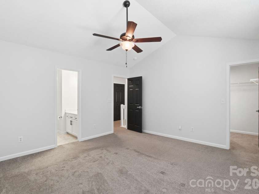 11338 Yellow Spaniel Court, Charlotte, NC 28269.  MLS# CAR4342018, YatesRealty ID 20533. 