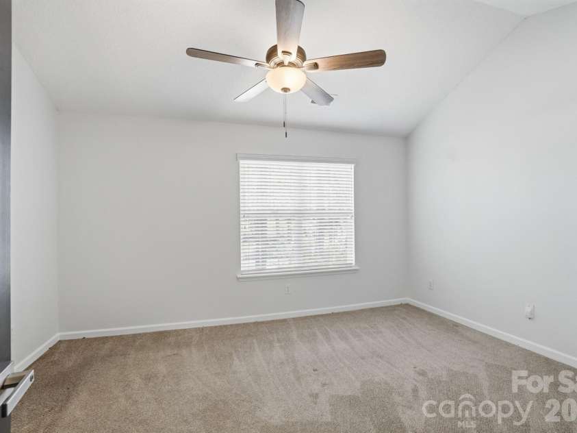 11338 Yellow Spaniel Court, Charlotte, NC 28269.  MLS# CAR4342018, YatesRealty ID 20533. 