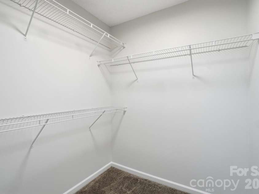 11338 Yellow Spaniel Court, Charlotte, NC 28269.  MLS# CAR4342018, YatesRealty ID 20533. 