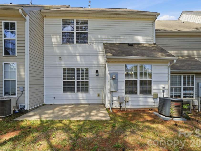11338 Yellow Spaniel Court, Charlotte, NC 28269.  MLS# CAR4342018, YatesRealty ID 20533. 