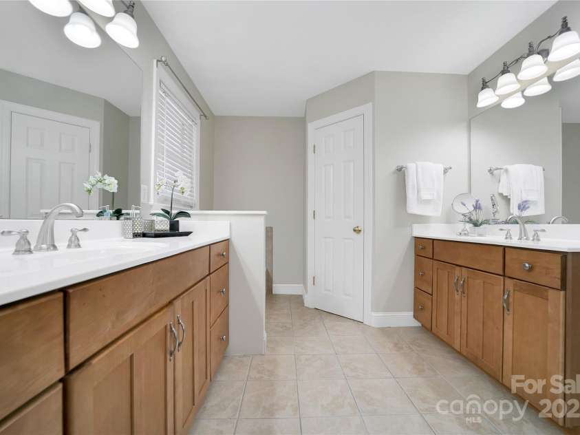 2600 Connestee Trail, Brevard, NC 28712.  MLS# CAR4235647, YatesRealty ID 20535. Primary Bathroom