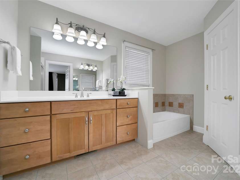 2600 Connestee Trail, Brevard, NC 28712.  MLS# CAR4235647, YatesRealty ID 20535. Primary Bathroom