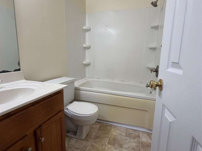 7336 Everett Drive, Charlotte, NC 28214.  MLS# CAR4355454, YatesRealty ID 20536. 