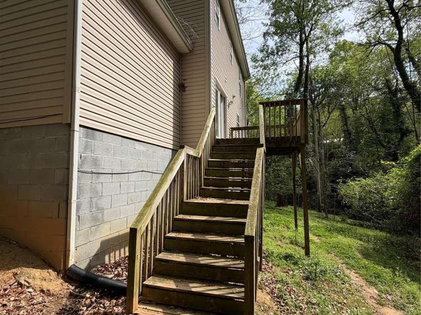 7336 Everett Drive, Charlotte, NC 28214.  MLS# CAR4355454, YatesRealty ID 20536. 