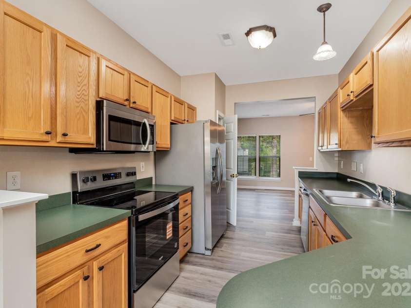 5322 Jocelyn Lane, Charlotte, NC 28269.  MLS# CAR4266929, YatesRealty ID 20537. 