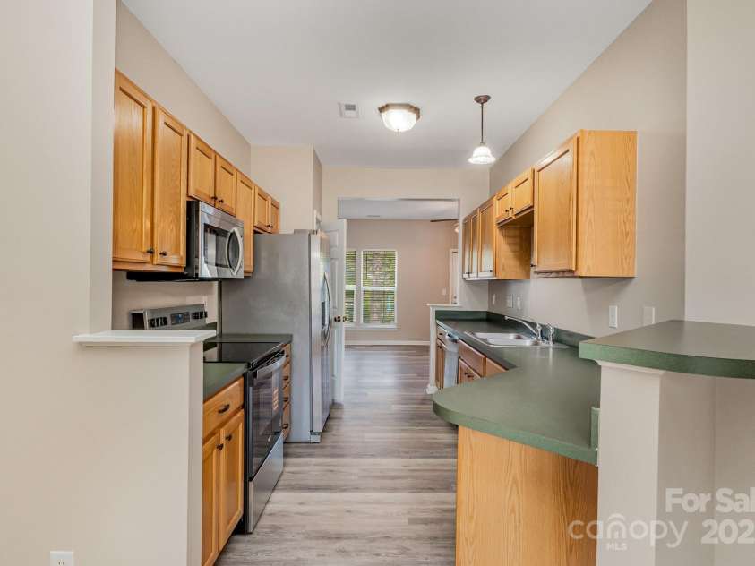 5322 Jocelyn Lane, Charlotte, NC 28269.  MLS# CAR4266929, YatesRealty ID 20537. 