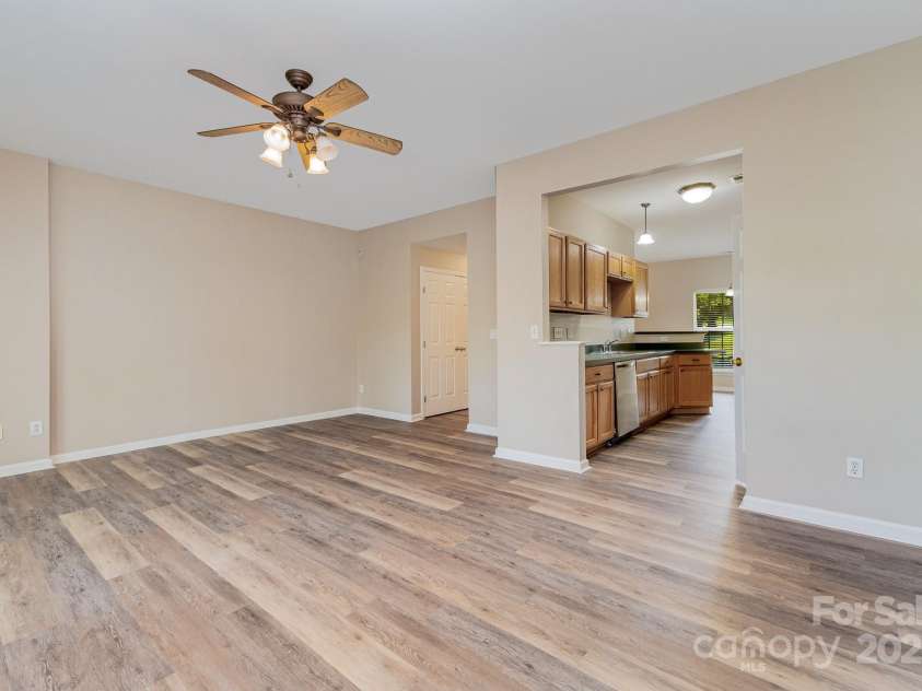 5322 Jocelyn Lane, Charlotte, NC 28269.  MLS# CAR4266929, YatesRealty ID 20537. 
