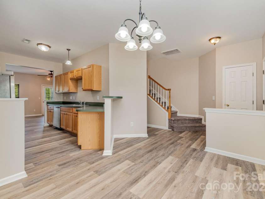 5322 Jocelyn Lane, Charlotte, NC 28269.  MLS# CAR4266929, YatesRealty ID 20537. 