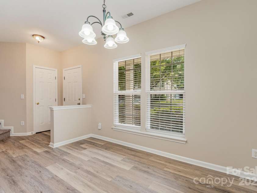 5322 Jocelyn Lane, Charlotte, NC 28269.  MLS# CAR4266929, YatesRealty ID 20537. 