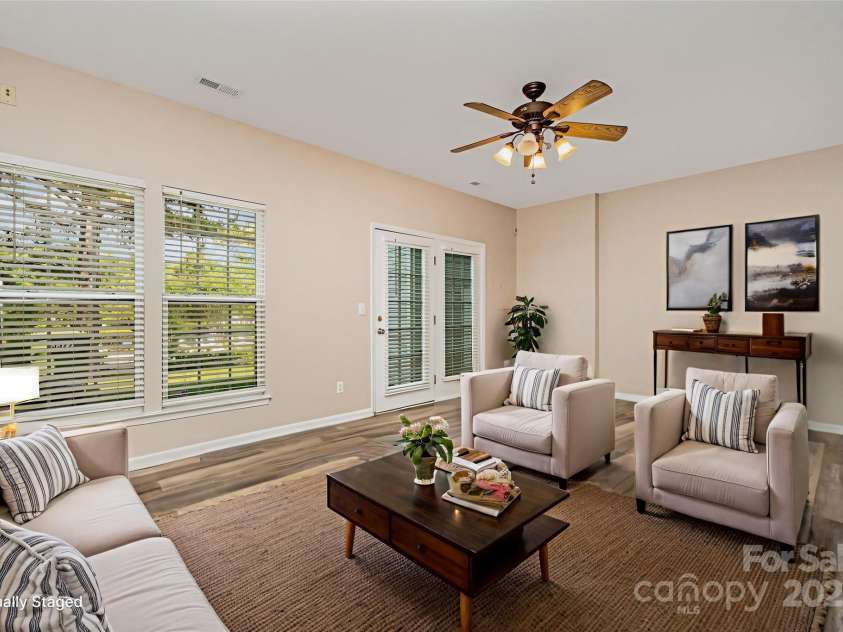 5322 Jocelyn Lane, Charlotte, NC 28269.  MLS# CAR4266929, YatesRealty ID 20537. 