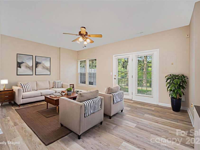 5322 Jocelyn Lane, Charlotte, NC 28269.  MLS# CAR4266929, YatesRealty ID 20537. 