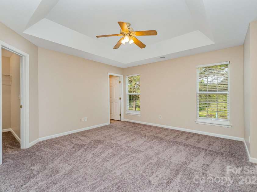 5322 Jocelyn Lane, Charlotte, NC 28269.  MLS# CAR4266929, YatesRealty ID 20537. Primary Bedroom