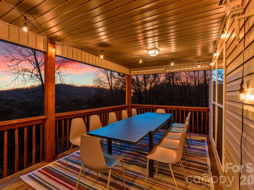 36 Wineberry Lane, Asheville, NC 28803.  MLS# CAR4377804, YatesRealty ID 20539. 