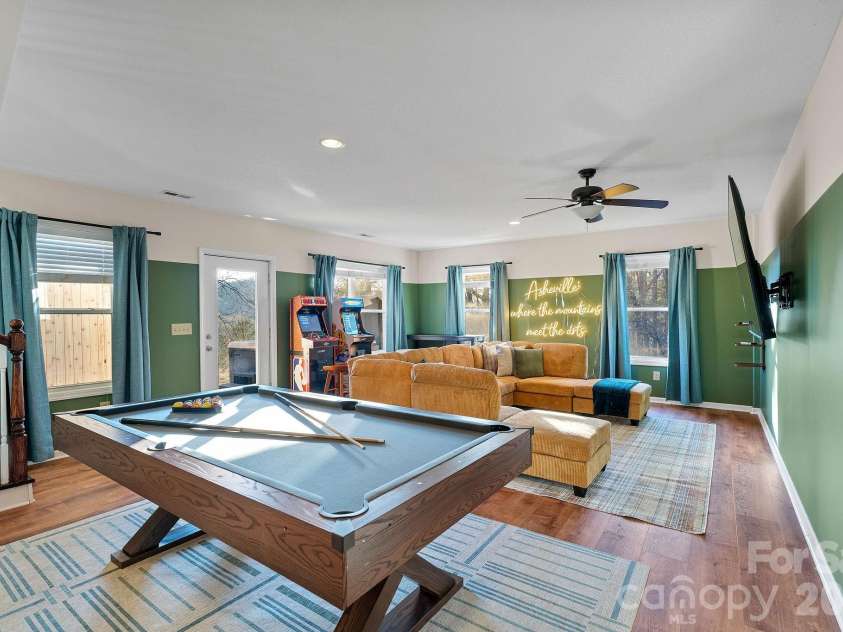36 Wineberry Lane, Asheville, NC 28803.  MLS# CAR4377804, YatesRealty ID 20539. 
