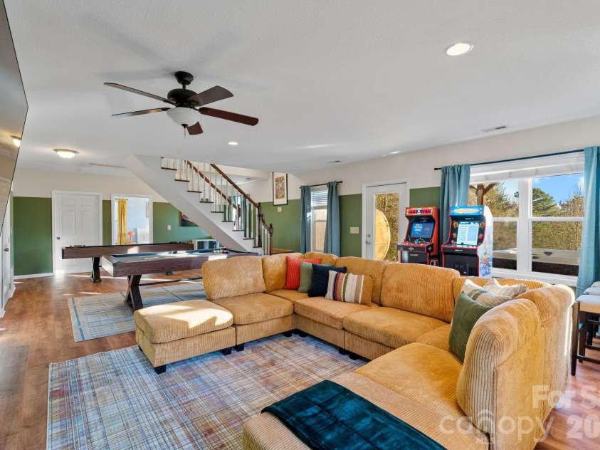 36 Wineberry Lane, Asheville, NC 28803.  MLS# CAR4377804, YatesRealty ID 20539. 