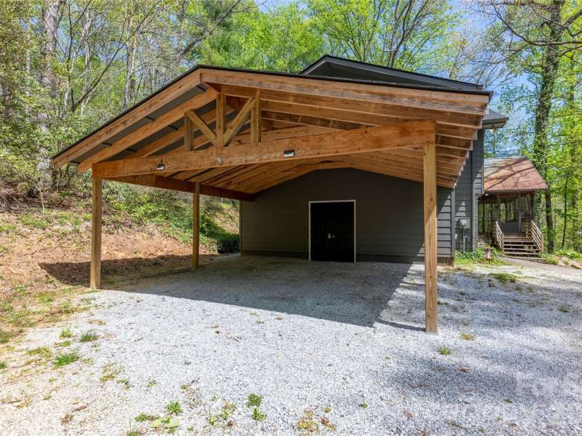138 Stillwagon Lane, Cedar Mountain, NC 28718.  MLS# CAR4377246, YatesRealty ID 20540. 