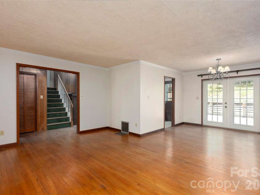 138 Stillwagon Lane, Cedar Mountain, NC 28718.  MLS# CAR4377246, YatesRealty ID 20540. 