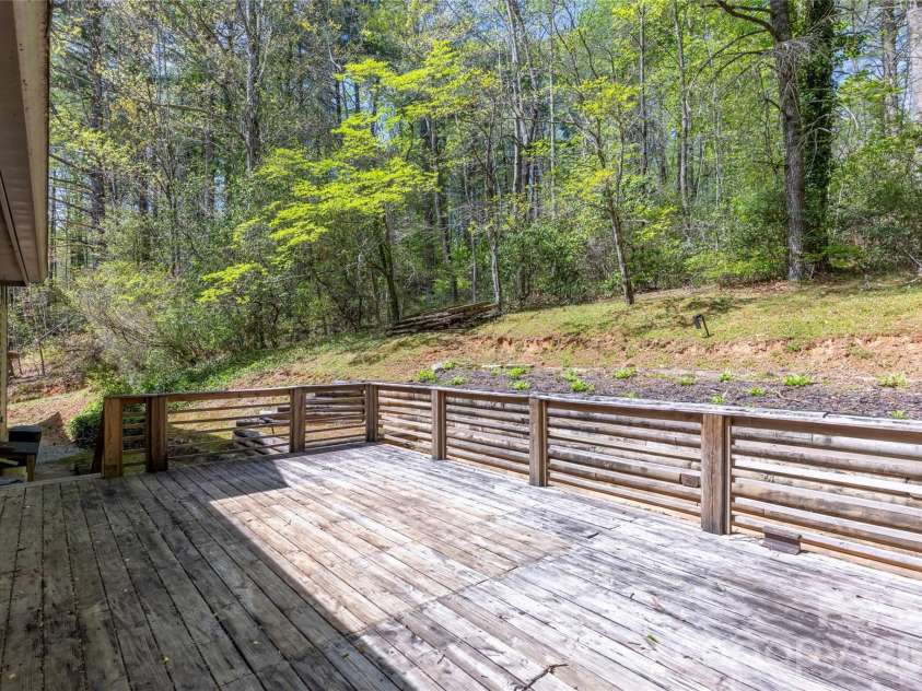 138 Stillwagon Lane, Cedar Mountain, NC 28718.  MLS# CAR4377246, YatesRealty ID 20540. 