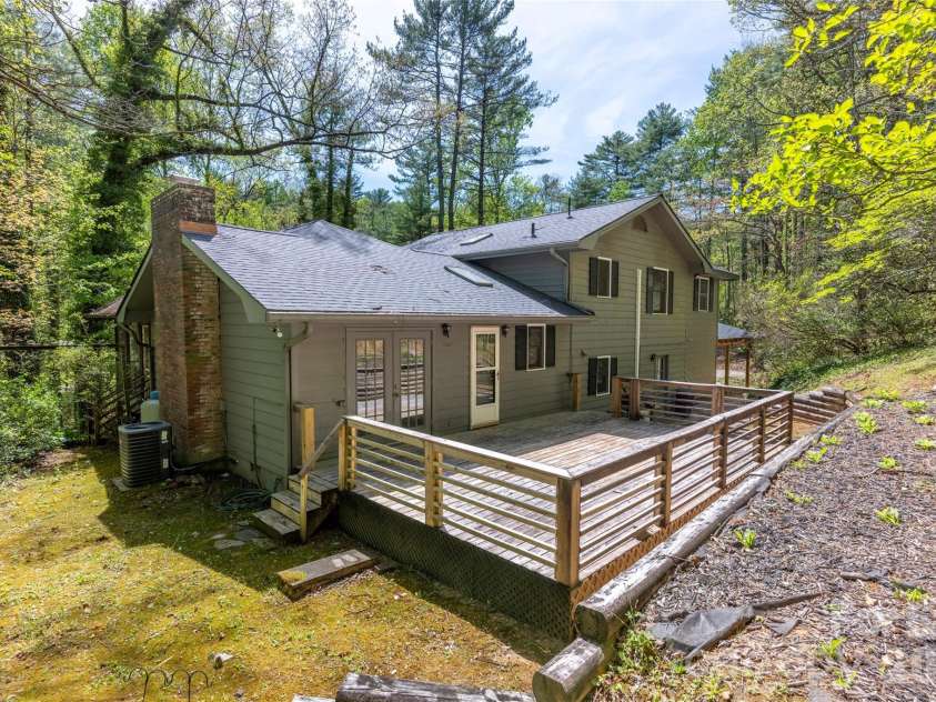 138 Stillwagon Lane, Cedar Mountain, NC 28718.  MLS# CAR4377246, YatesRealty ID 20540. 