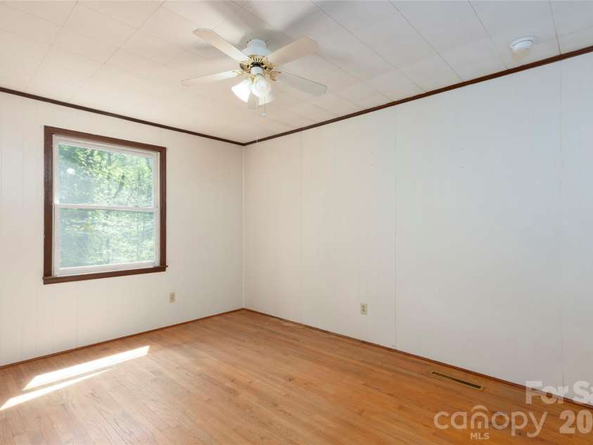 138 Stillwagon Lane, Cedar Mountain, NC 28718.  MLS# CAR4377246, YatesRealty ID 20540. 