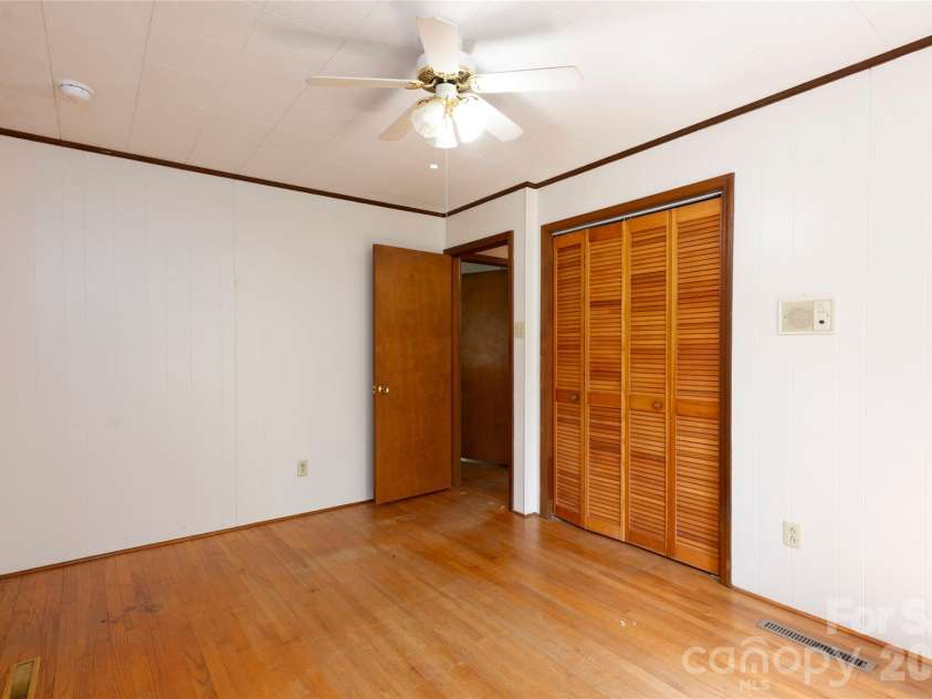 138 Stillwagon Lane, Cedar Mountain, NC 28718.  MLS# CAR4377246, YatesRealty ID 20540. 