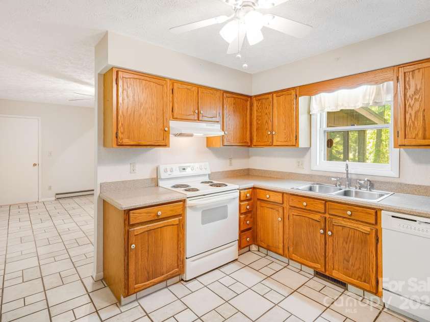 3127 Butler Bridge Road, Mills River, NC 28759.  MLS# CAR4255741, YatesRealty ID 20540. 