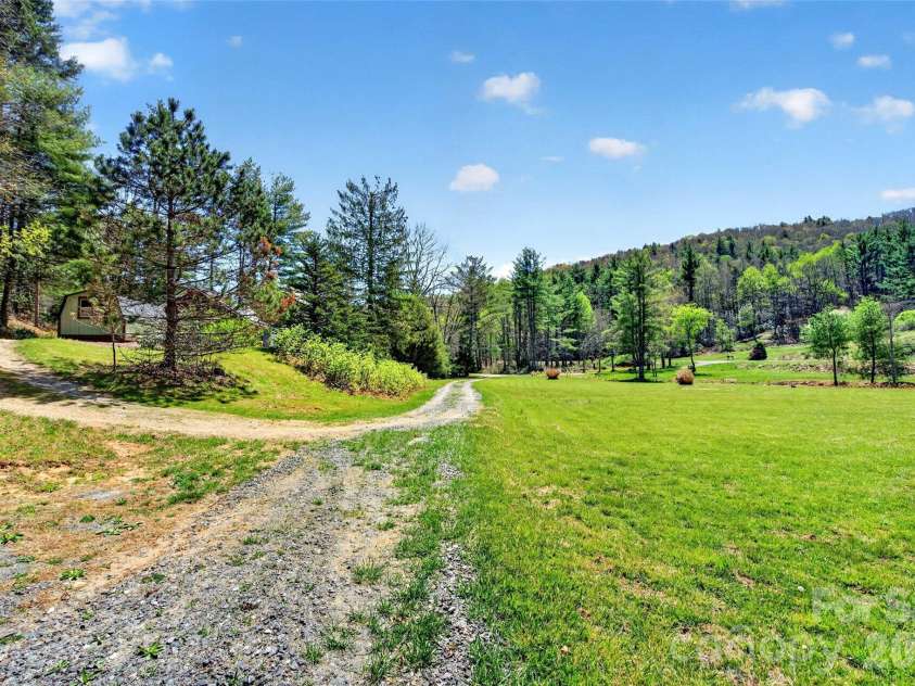 1959 Jackson Town Road, Spruce Pine, NC 28777.  MLS# CAR4380420, YatesRealty ID 20541. 