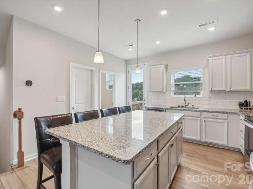 1134 Keydet Drive, Charlotte, NC 28216.  MLS# CAR4357751, YatesRealty ID 20542. 